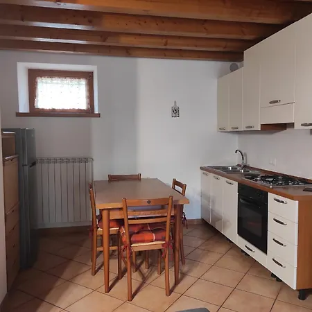 Grazioso Con Giardino E Posto Auto Apartment *