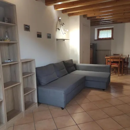 Grazioso Con Giardino E Posto Auto Lägenhet *