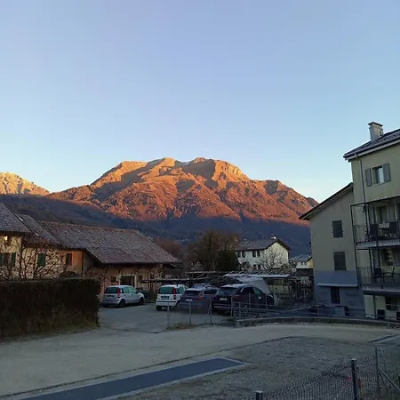 Grazioso Con Giardino E Posto Auto Lägenhet *