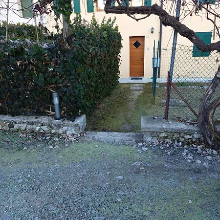Grazioso Con Giardino E Posto Auto
