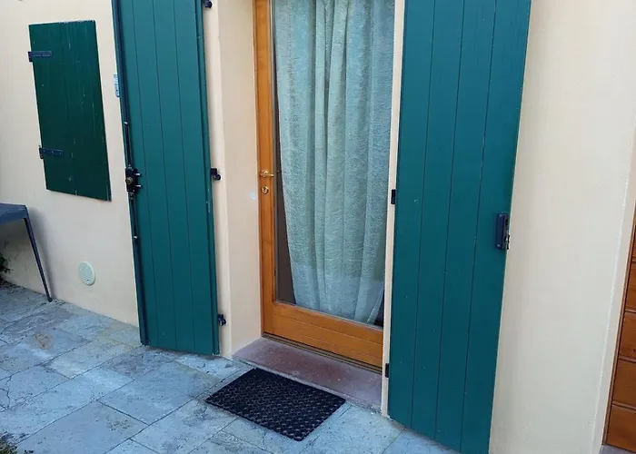 Grazioso Con Giardino E Posto Auto