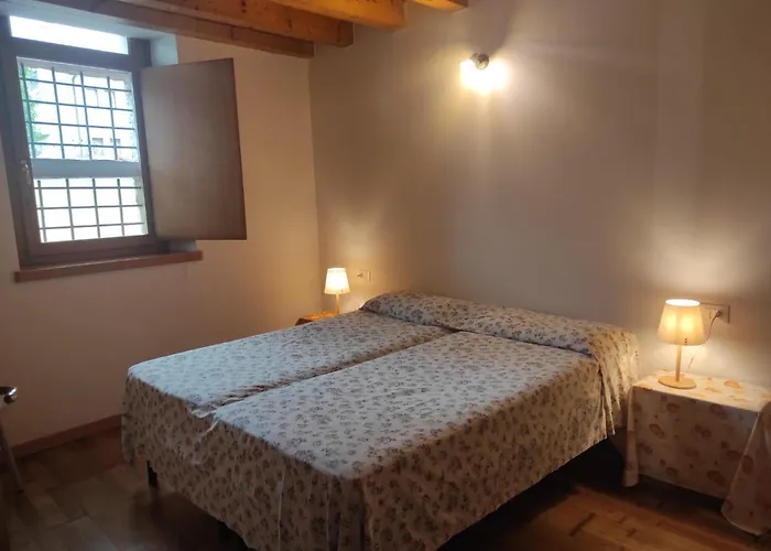 Grazioso Con Giardino E Posto Auto Lägenhet